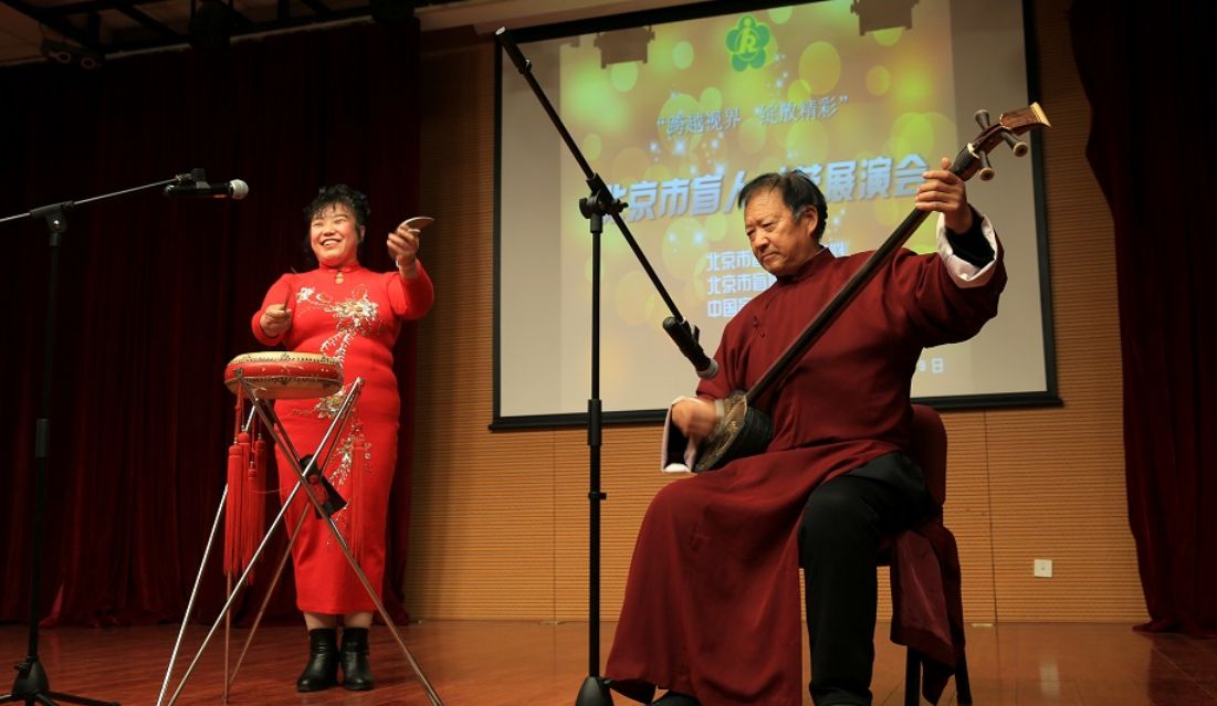 1959年生人,京韵大鼓演员,原北京市曲艺团团长,现北京歌剧舞剧院副